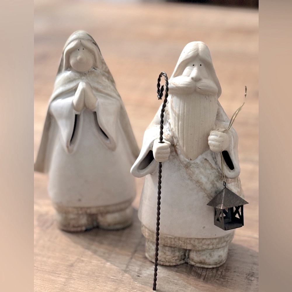 Pottery Nativity Shepard / Wife Figurines. Neutral 8β EUC Stoneware | Iron